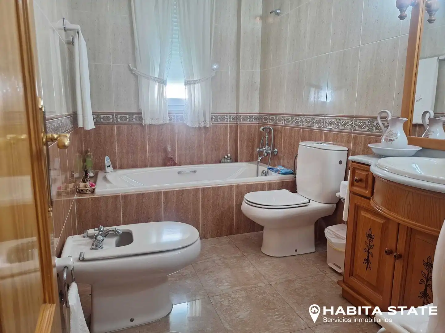 Bany de Casa o xalet en venda en Huércal de Almería amb Aire condicionat, Calefacció i Jardí privat
