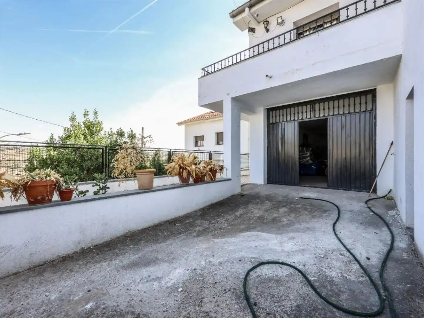 Chalet con jardín en venta en Calle ALmendro 25, imagen 2