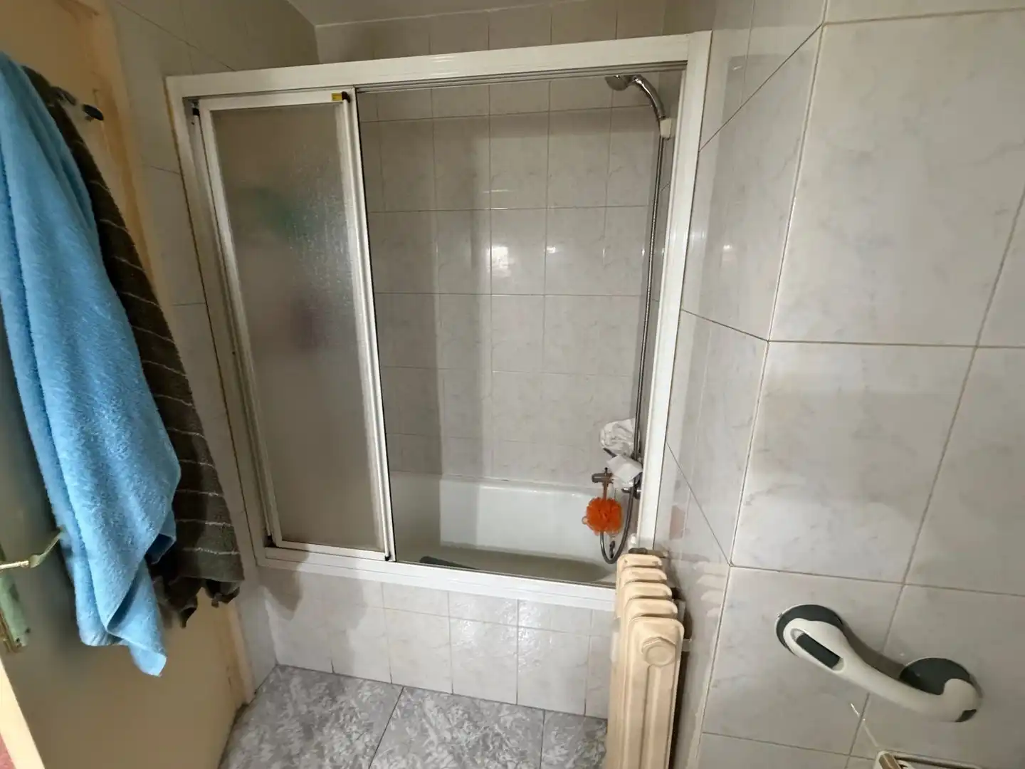 Badezimmer von Wohnung zum Verkauf in Madrid mit Klimaanlage, Heizung und Terrasse