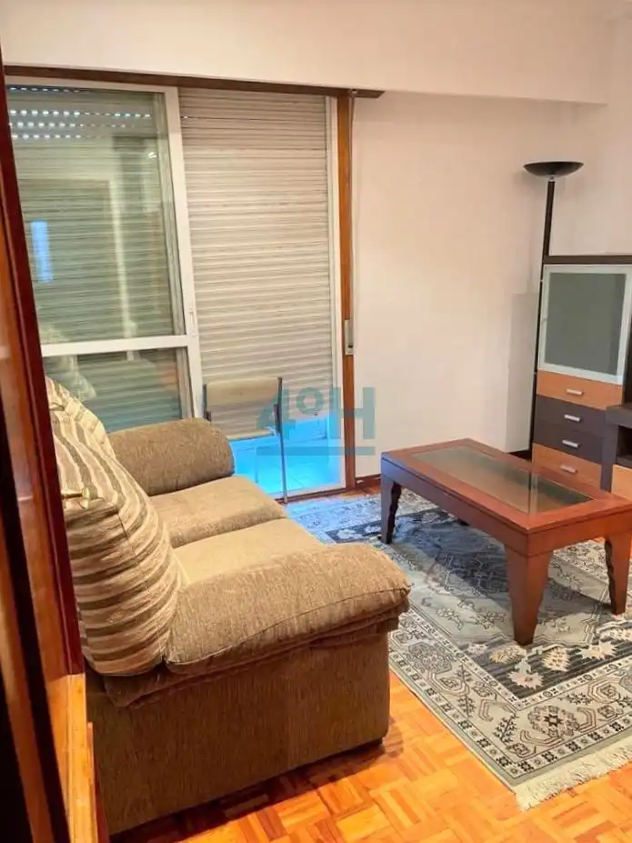 Sala d'estar de Apartament en venda en Ourense Capital  amb Calefacció, Parquet i Moblat
