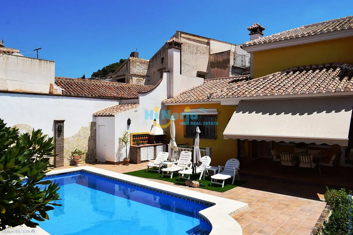 Chalet con piscina en venta en Vélez-Málaga ciudad