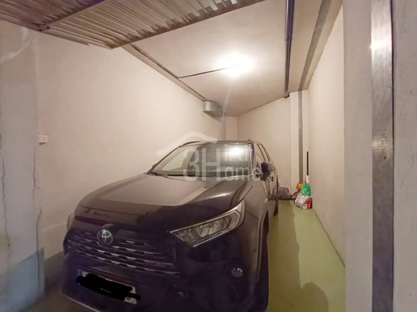 Aparcament de Pis en venda en Irun  amb Calefacció, Terrassa i Traster