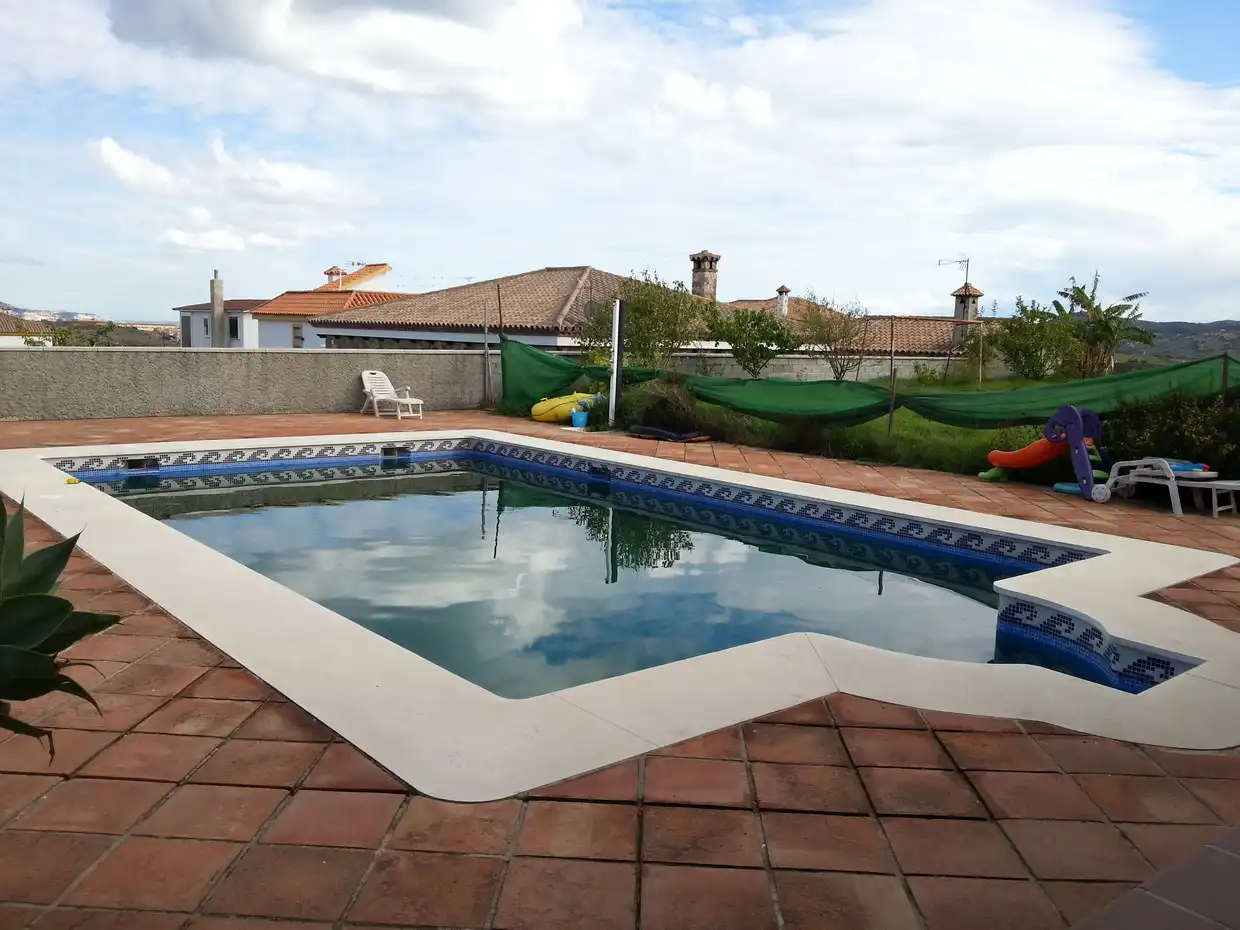 Swimming pool of Houses for sale in Algeciras  with Private garden and Swimming Pool