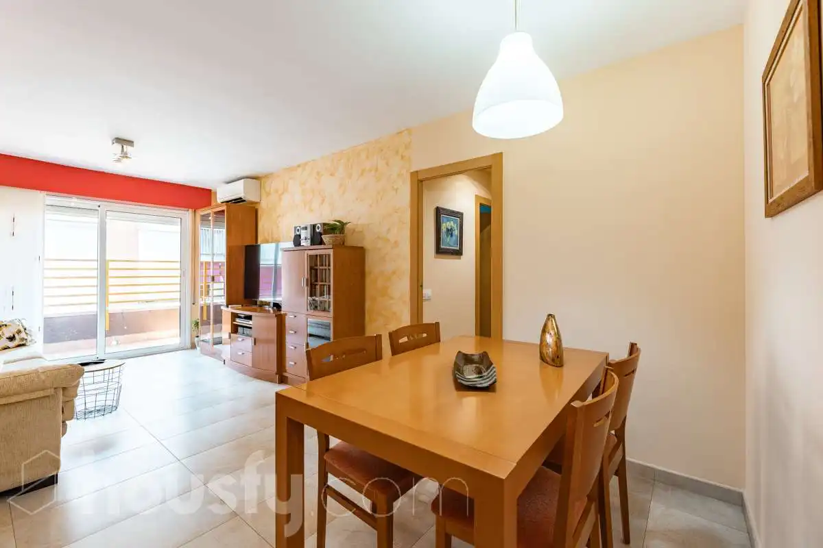 Habitación de Piso en venta en Sant Boi de Llobregat con Calefacción, Amueblado y Balcón