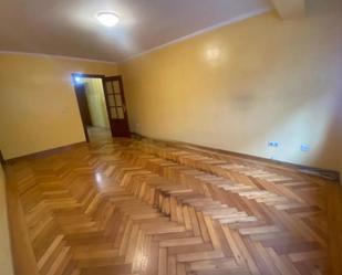 Dormitori de Pis en venda en Vigo  amb Calefacció i Traster