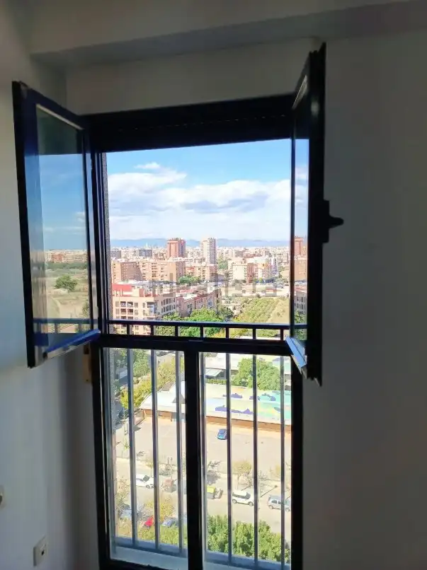 Bedroom of Flat for rent in Valencia  with Air Conditioner, Oven and Microwave