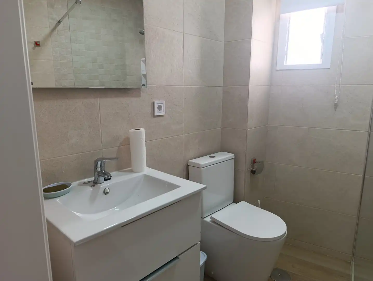 Baño de Piso de alquiler en Dos Hermanas con Aire acondicionado, Trastero y Amueblado