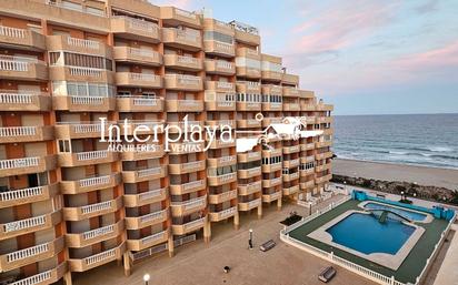 Vista exterior de Apartament en venda en La Manga del Mar Menor amb Aire condicionat, Moblat i Alarma