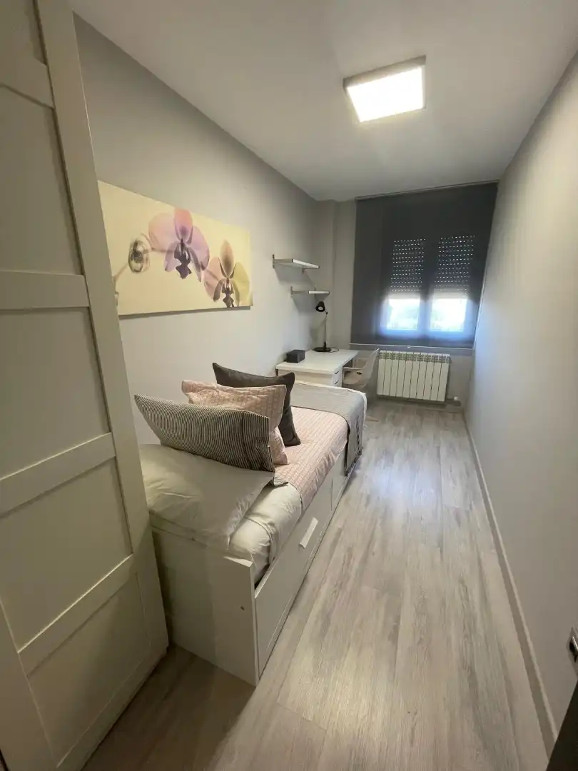 Dormitori de Apartament de lloguer en Fraga amb Aire condicionat, Calefacció i Parquet