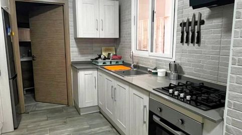 Amplitud y aire libre en esta espaciosa casa de pueblo reformada con patio privado y gran terraza