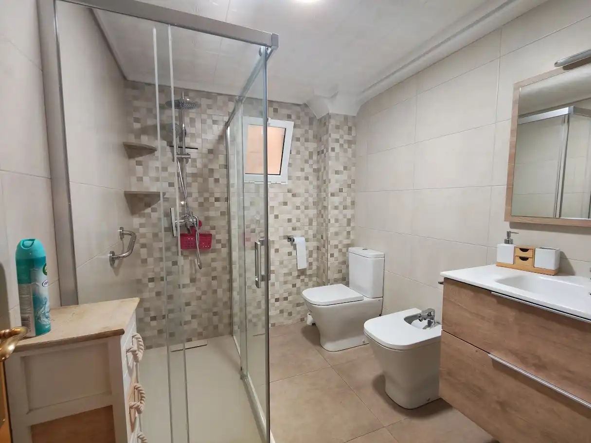 Bathroom of Flat for sale in Elche / Elx  with Air Conditioner