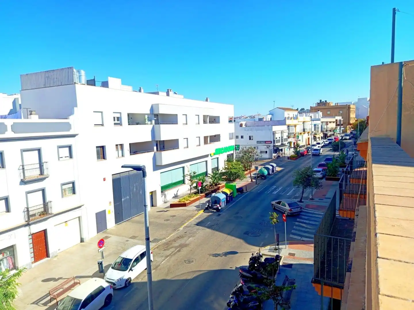 Vista exterior de Dúplex en venda en Chiclana de la Frontera amb Aire condicionat, Calefacció i Terrassa