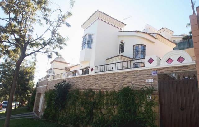 Casa-chalet en Venta en Cortijo Torrequebrada