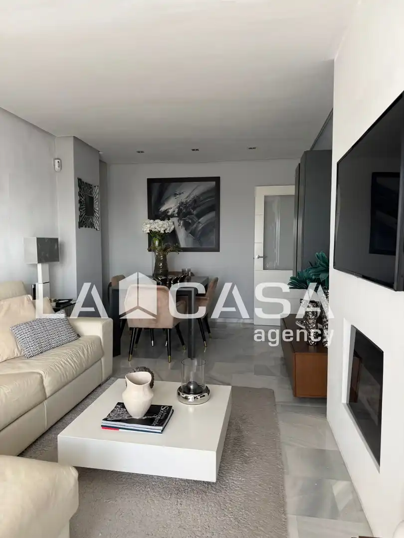 Sala d'estar de Àtic en venda en Algeciras amb Terrassa i Traster