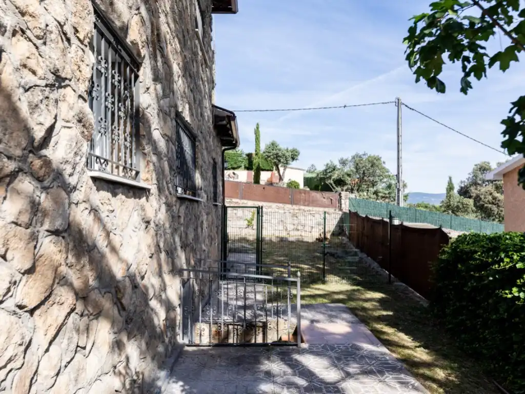 Vista exterior de Casa o chalet en venta en Galapagar con Jardín privado, Terraza y Trastero