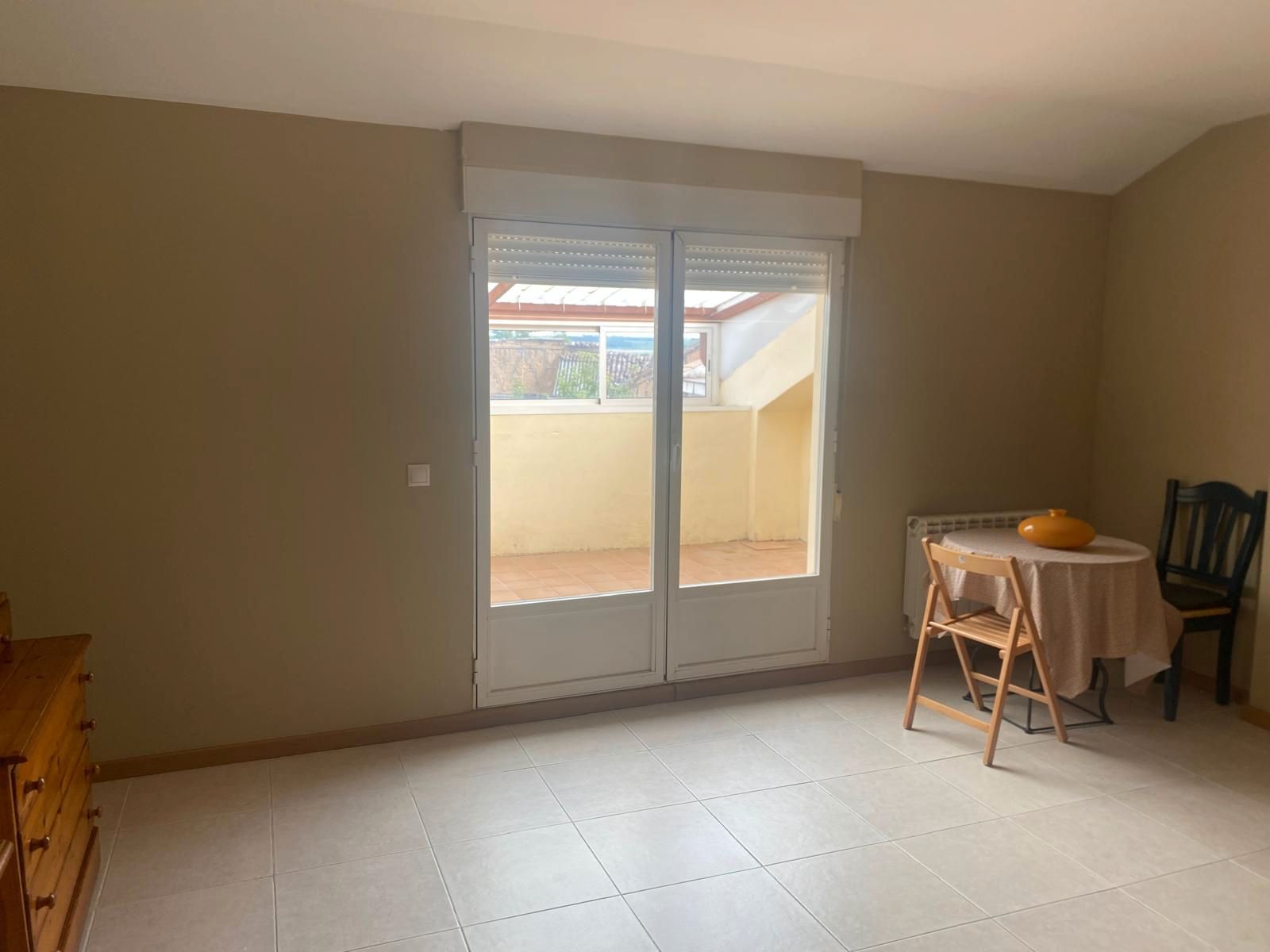 Dormitori de Àtic en venda en Medina de Rioseco amb Calefacció, Terrassa i Moblat