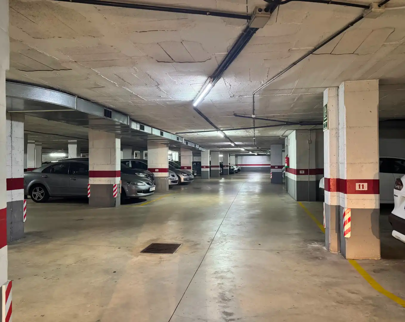Parkplatz von Garage zur Miete in Girona