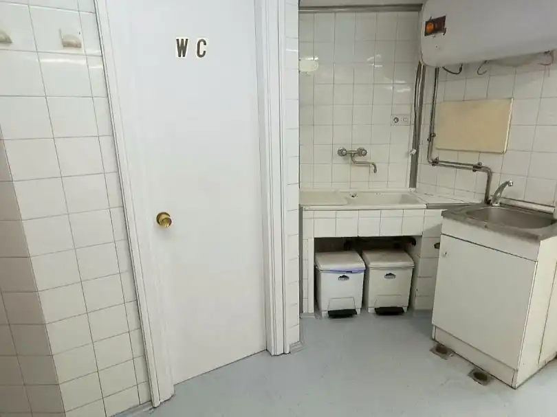 Baño de Local de alquiler en  Pamplona / Iruña