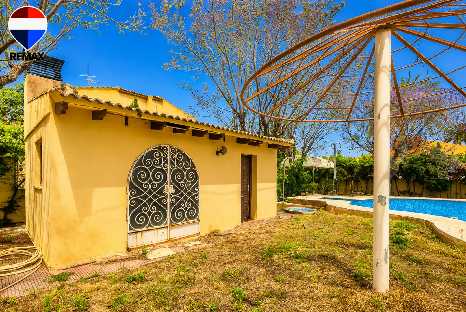 Vista exterior de Casa o xalet en venda en Sant Joan d'Alacant amb Aire condicionat, Jardí privat i Terrassa