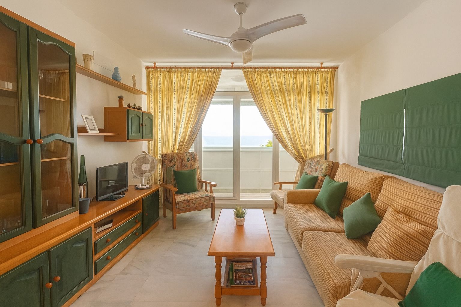 Sala d'estar de Pis en venda en El Puerto de Santa María amb Calefacció, Jardí privat i Terrassa