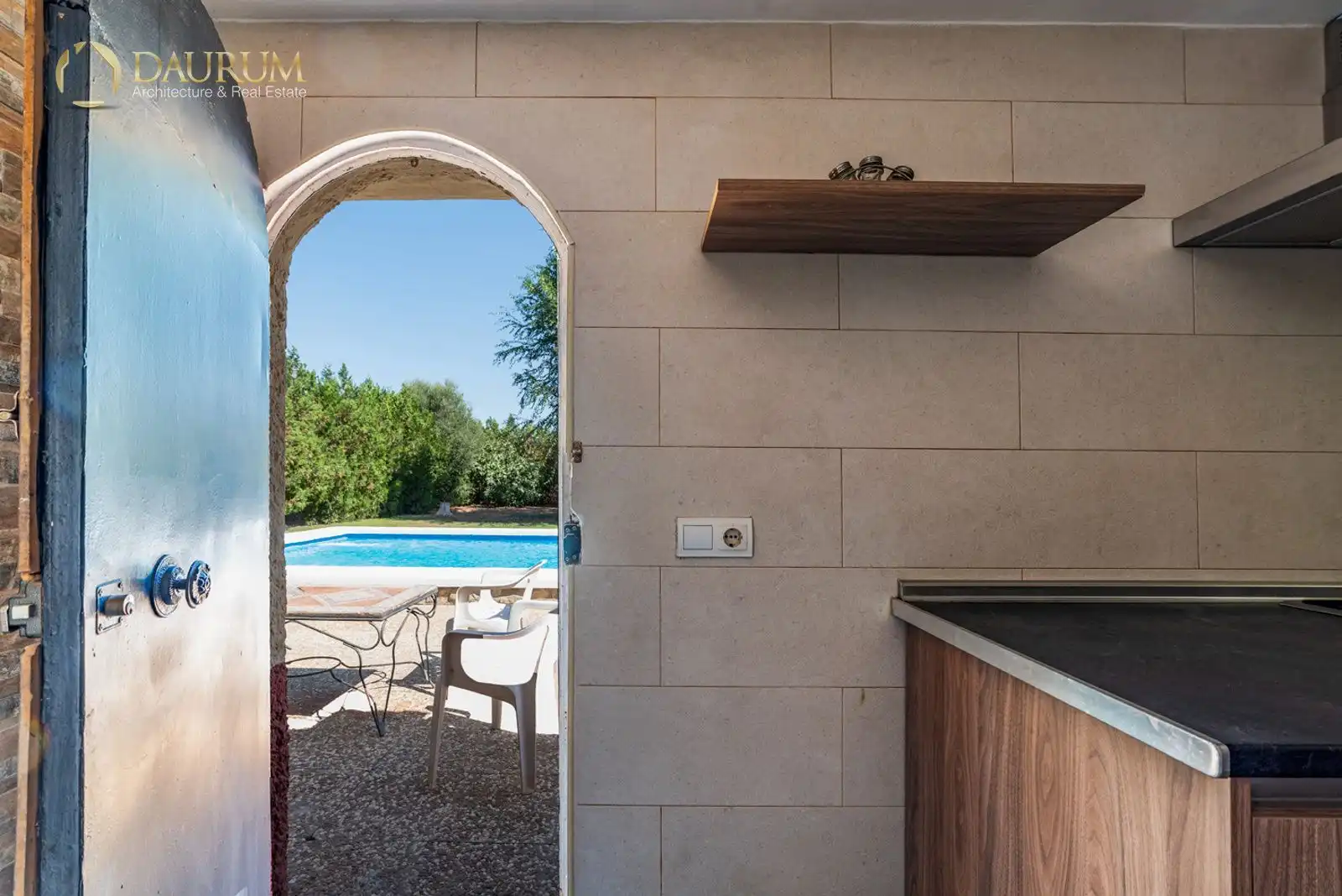 Terrassa de Casa o xalet en venda en La Rinconada amb Aire condicionat, Calefacció i Piscina