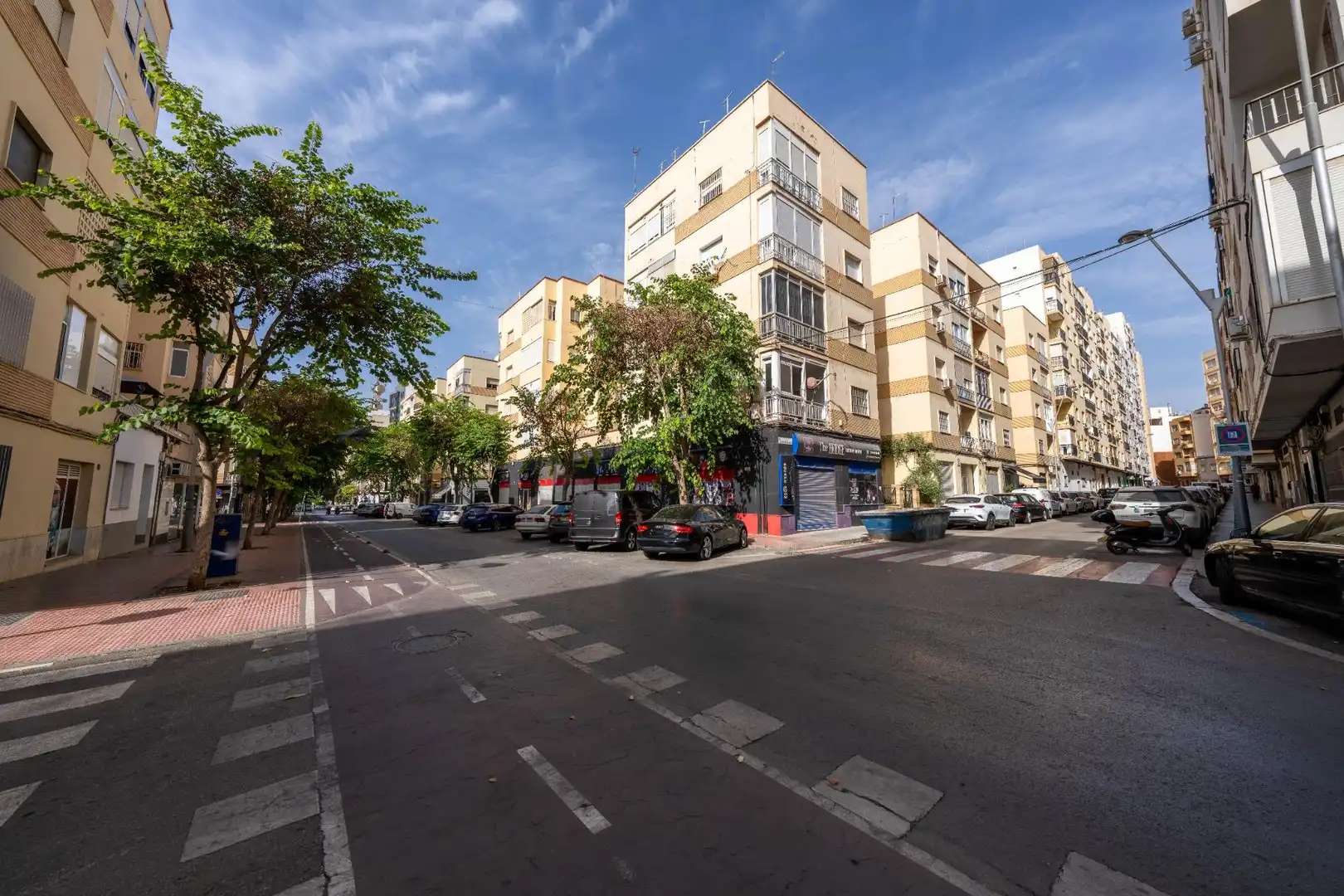 Flat with terrace to rent in Calle Doctor Barraquer