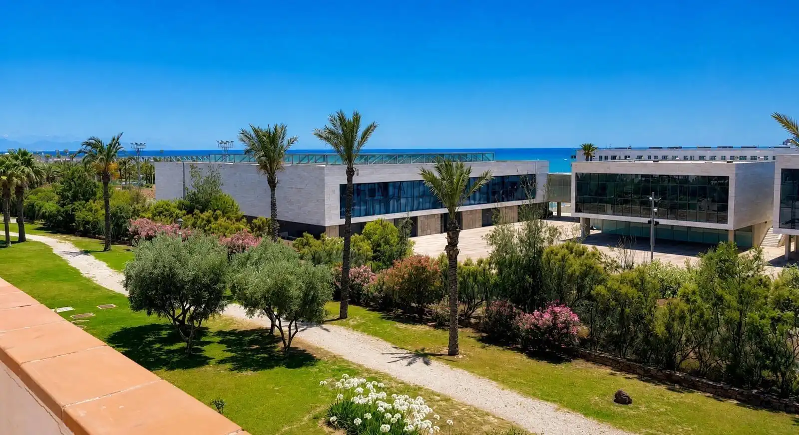 Vista exterior de Ático en venta en Almería con Aire acondicionado, Calefacción y Jardín privado