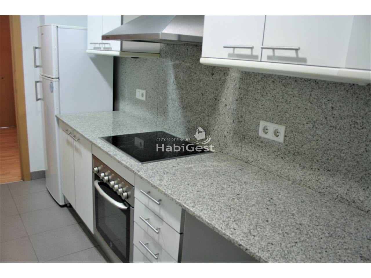 Piso en venta en Eixample Sud – Migdia, Girona Capital