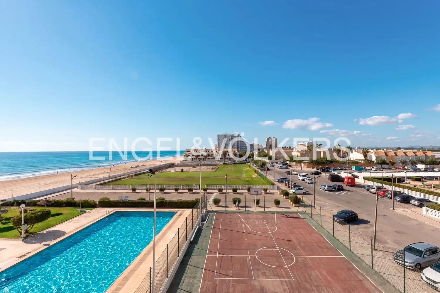 Vista exterior de Pis de lloguer en Valencia amb Calefacció, Terrassa i Piscina