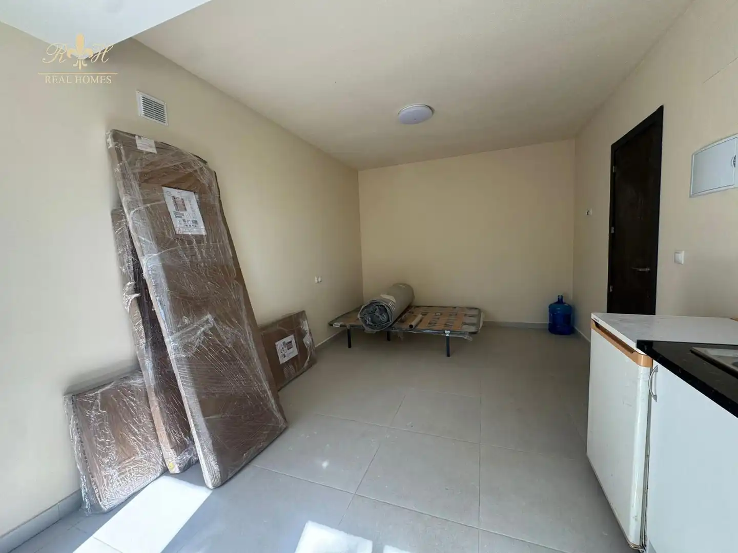 Flat for rent in PINTOR RIBERA, Escandinavia - Cautivador