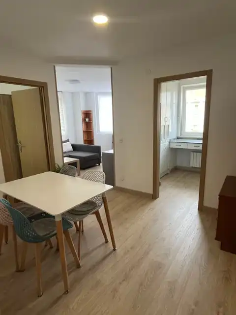 Schlafzimmer von Wohnung zur Miete in Santa Cruz de Bezana mit Heizung, Parkett und Möbliert