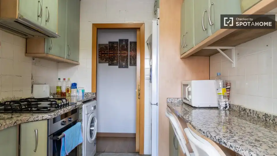 Kitchen of Flat for rent in Madrid  with Air Conditioner, Heating and Furnished