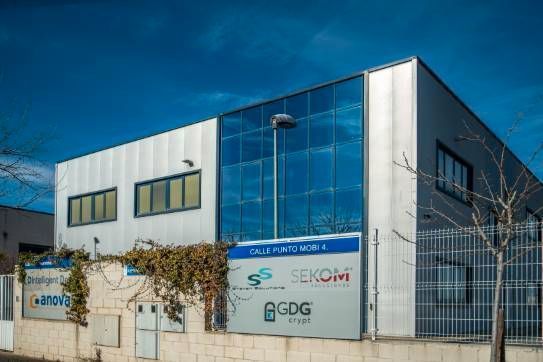 Exterior view of Building for sale in Alcalá de Henares