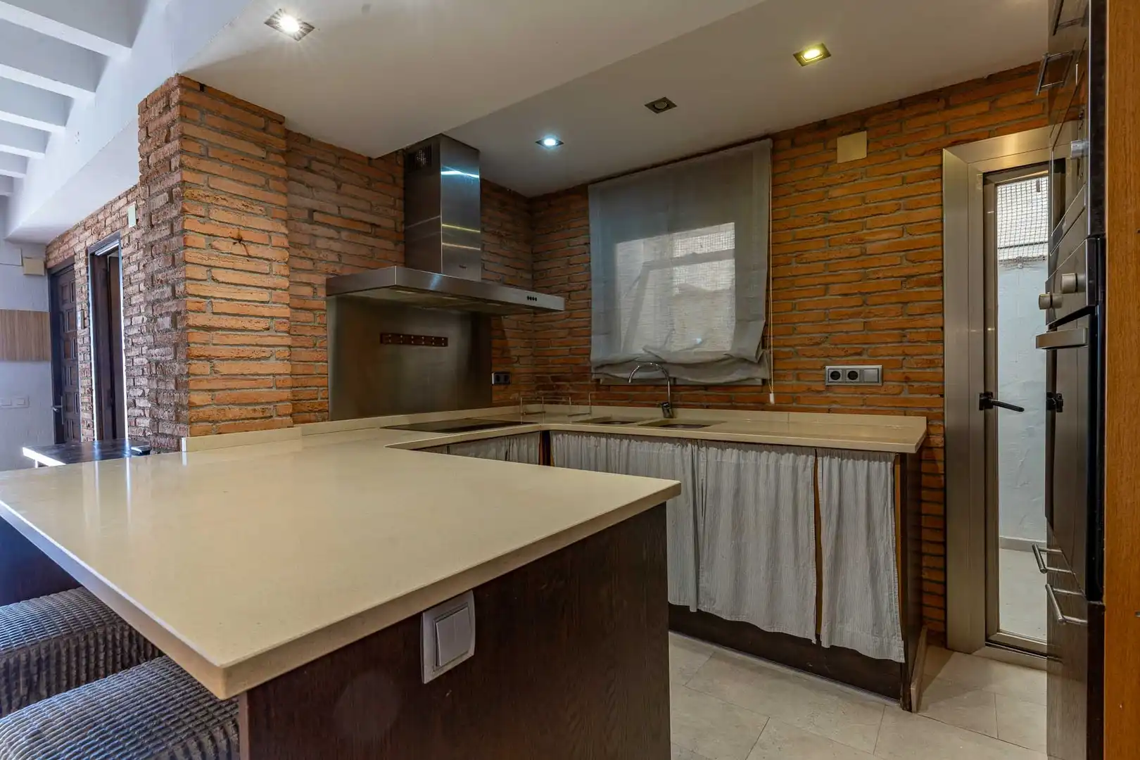 Flat for sale in CL LETRA M SANTA LLUCIA Es: Pl: Pt: VILANOVA I L, L'Aragai