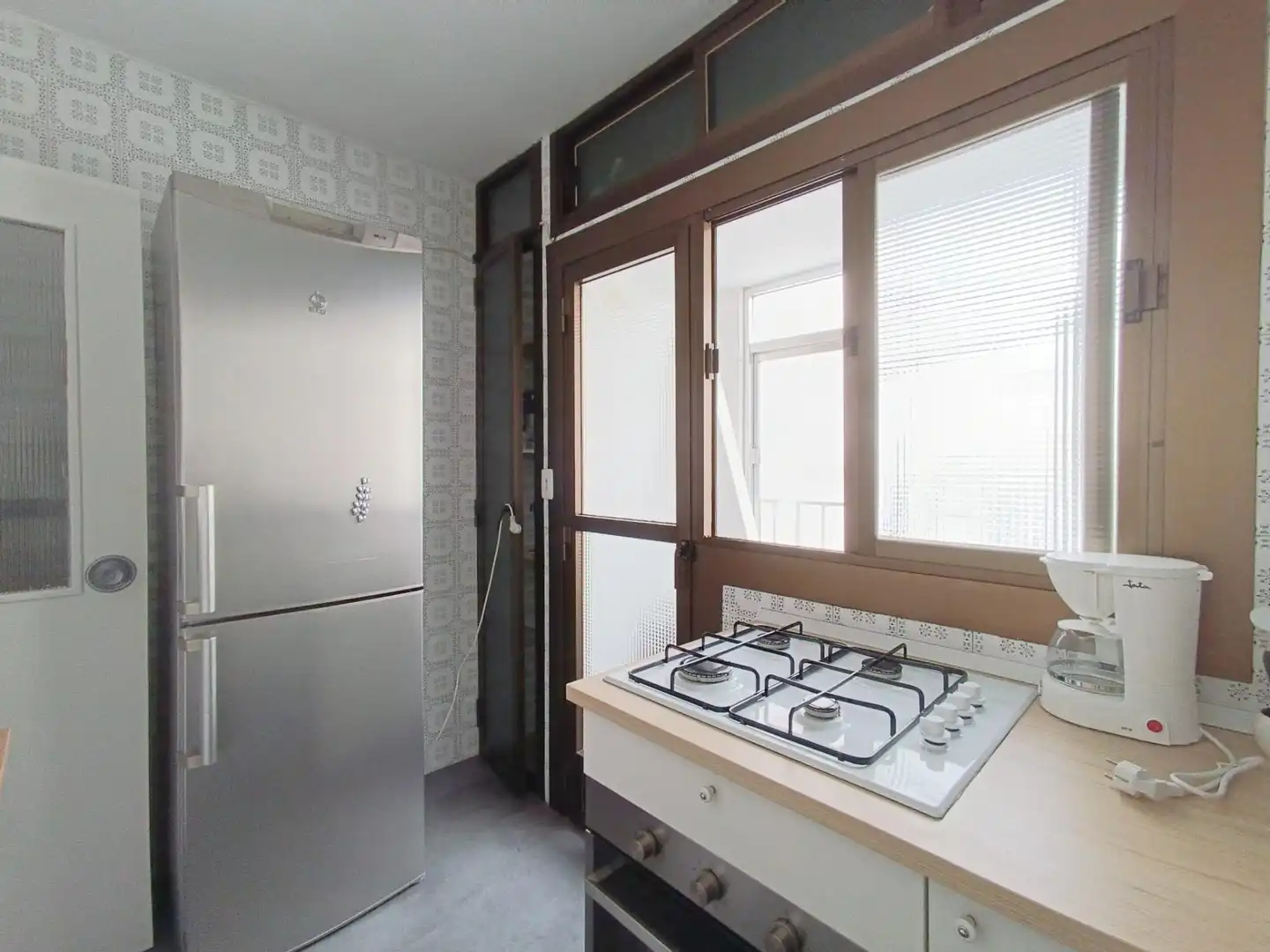 Cuina de Apartament de lloguer en Almería amb Terrassa