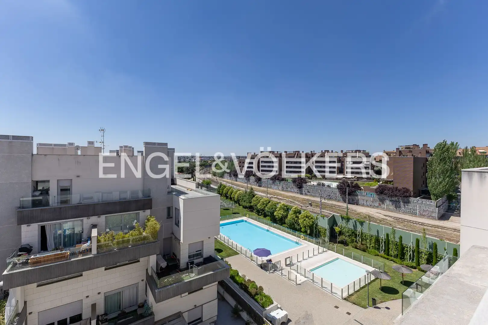 Swimming pool of Duplexes for sale in Madrid  with Air Conditioner, Heating and Private garden