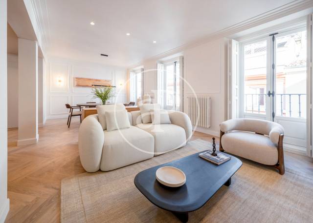 Piso en Venta en C. de Quevedo en Cortes - Huertas