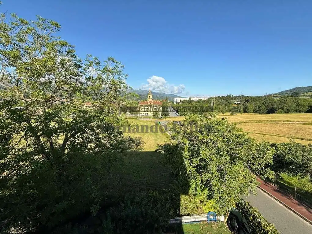 Außenansicht von Wohnung zum Verkauf in Iurreta mit Privatgarten, Abstellraum und Balkon