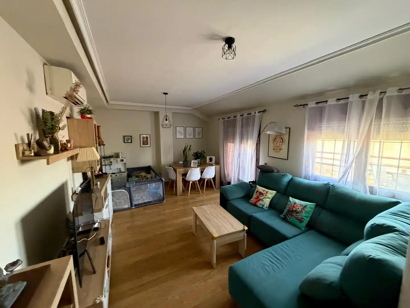 Sala de estar de Ático en venta en Alcázar de San Juan con Aire acondicionado, Calefacción y Parquet