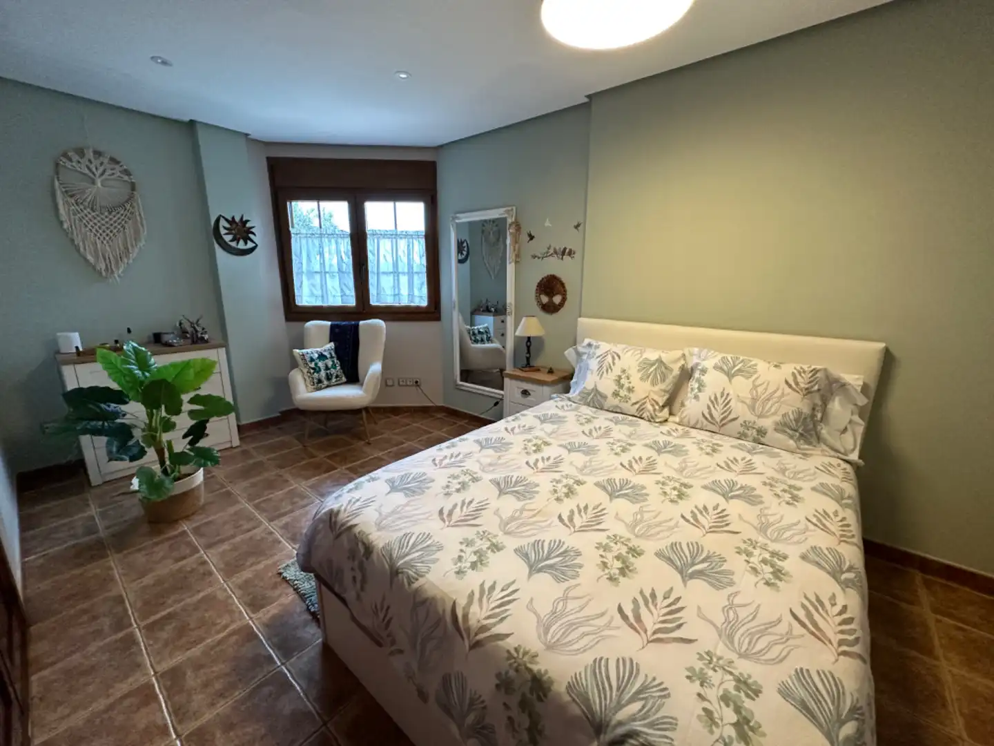 Dormitori de Casa o xalet en venda en Venta de Baños amb Calefacció, Jardí privat i Alarma