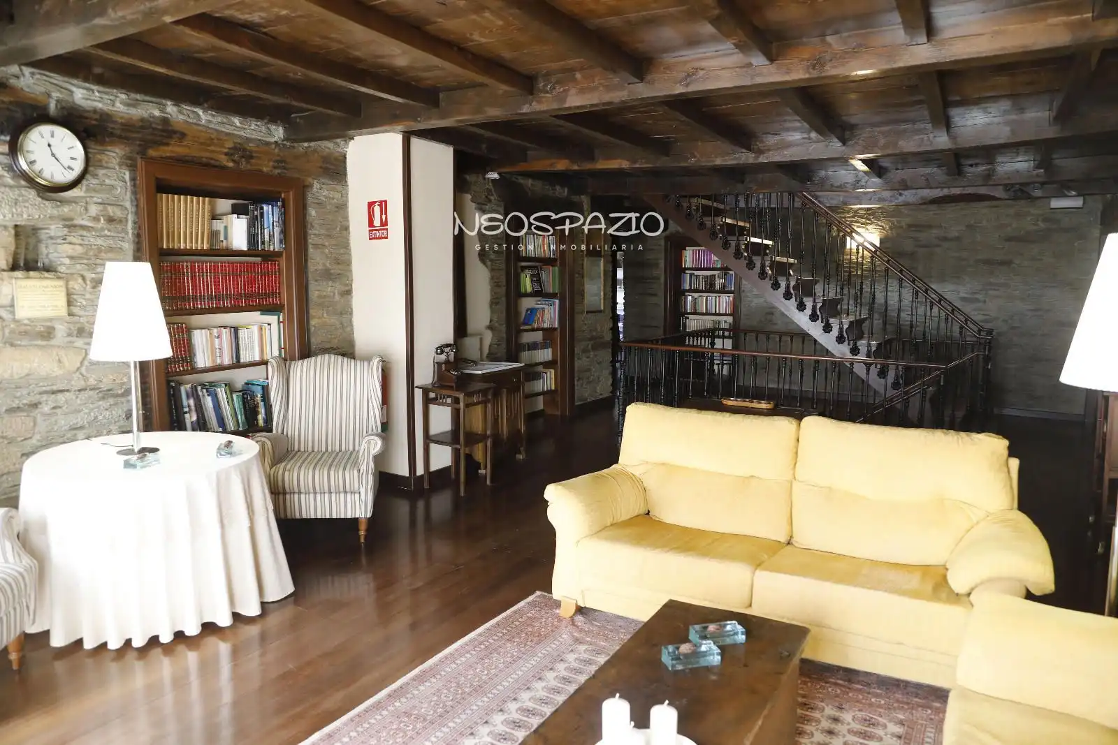 Sala de estar de Casa o chalet en venta en Castroverde con Calefacción y Amueblado