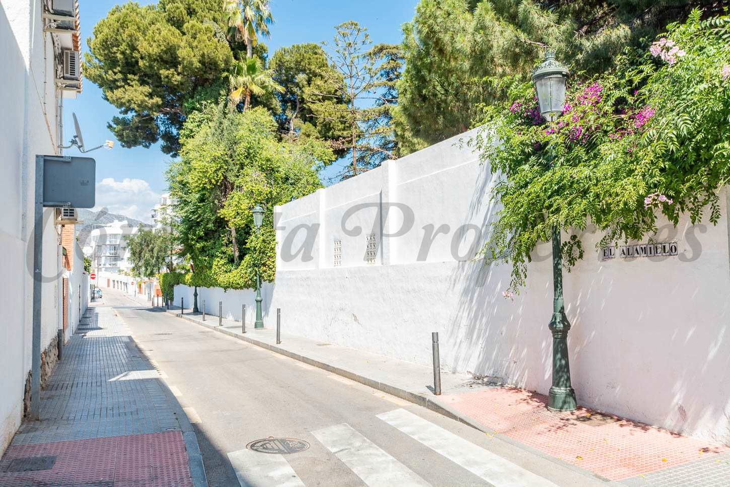 Vista exterior de Apartament en venda en Nerja amb Aire condicionat, Calefacció i Forn