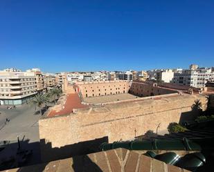 Vista exterior de Àtic en venda en Santa Pola amb Terrassa i Piscina