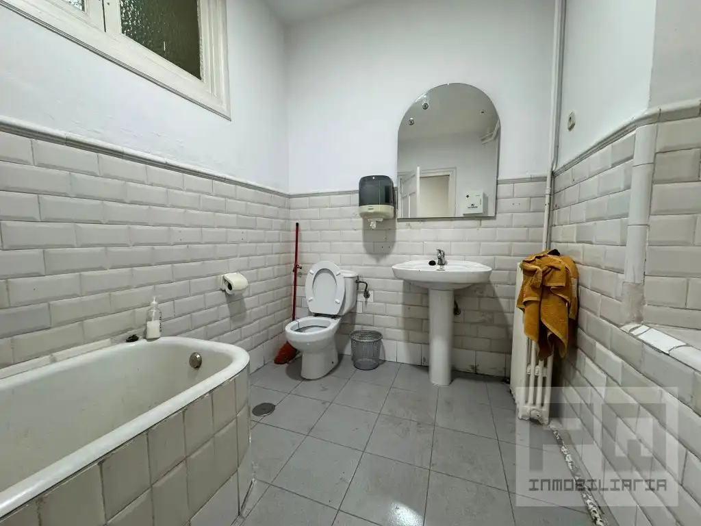 Ground floor for rent in Calle Arevalo, Centro