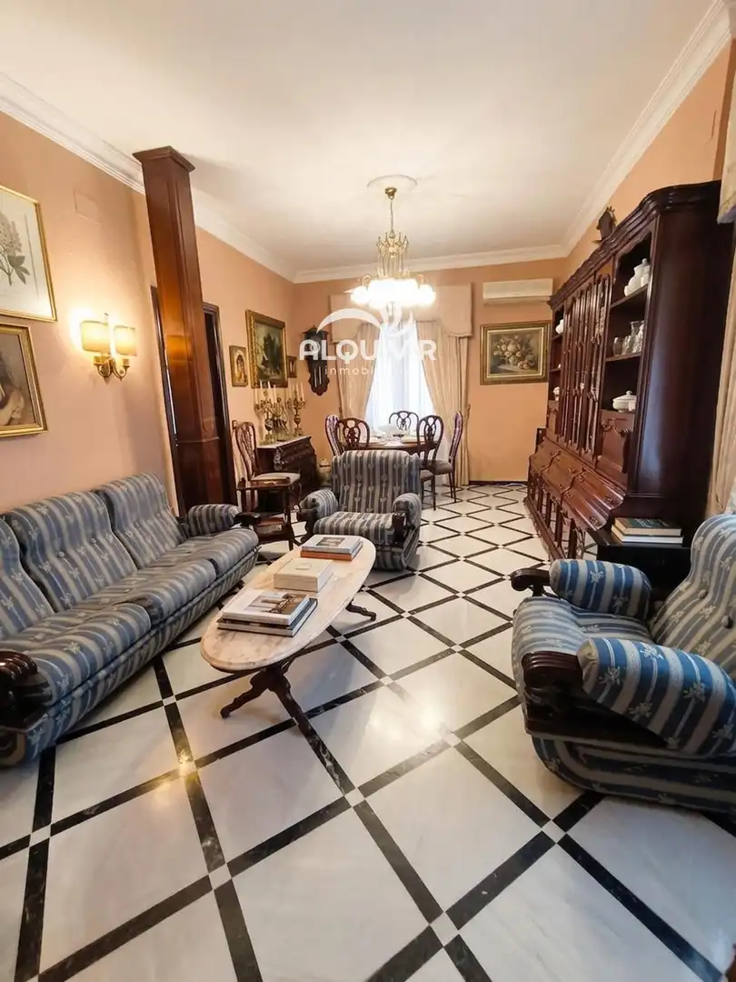 Sala de estar de Edificio en venta en Sevilla