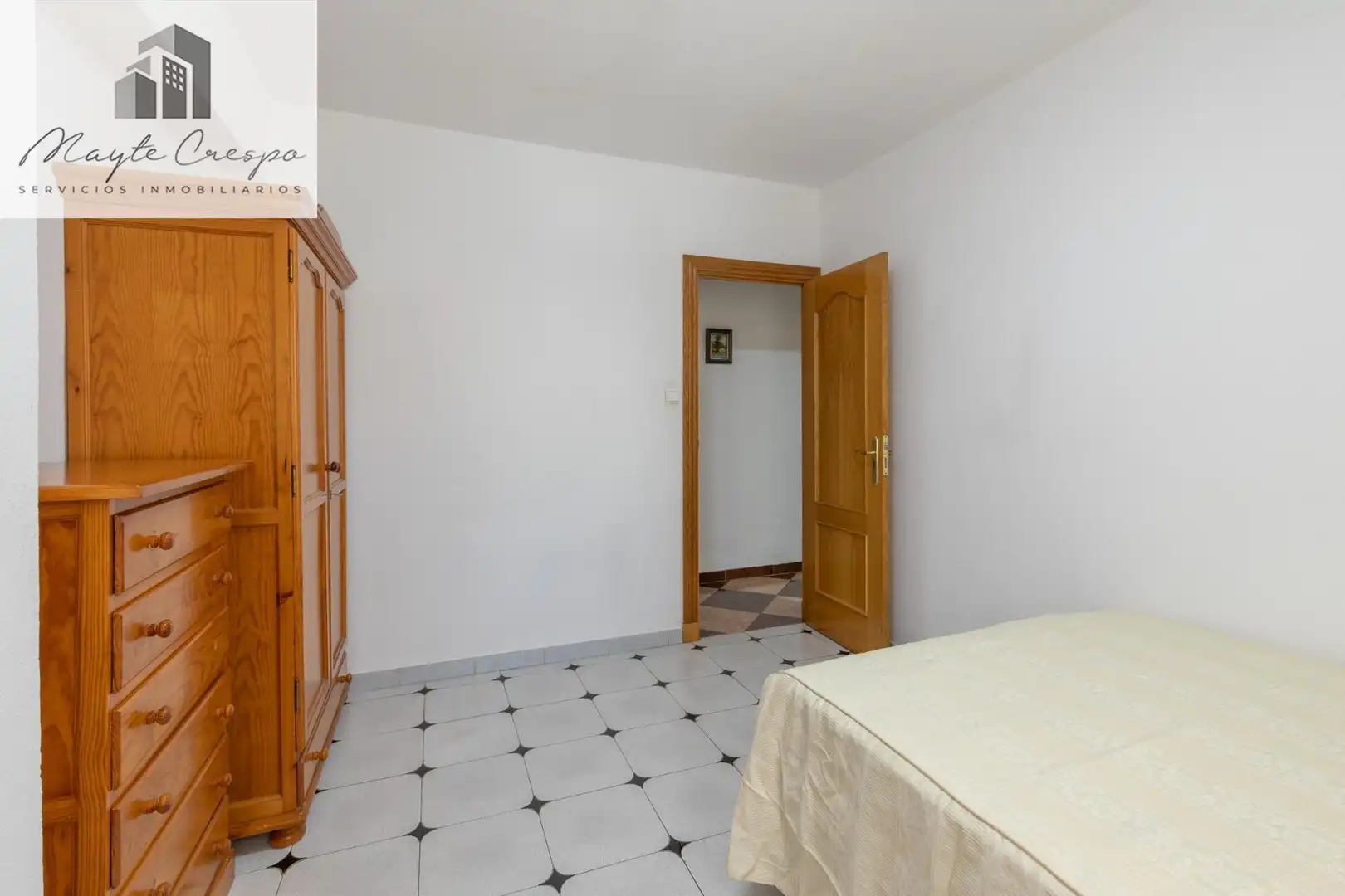 Habitación de Piso en venta en Granada con Terraza, Amueblado y Balcón