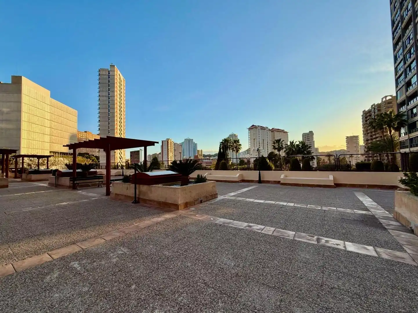 Terrassa de Apartament en venda en Benidorm amb Aire condicionat, Calefacció i Jardí privat