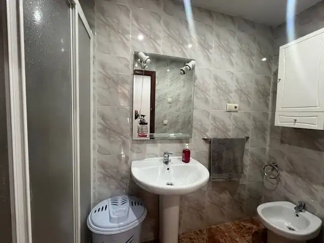 Baño de Piso de alquiler en Puertollano con Aire acondicionado, Calefacción y Terraza