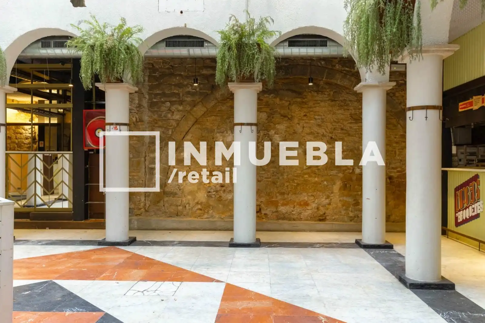 Exterior view of Commercial properties for rent in Barcelona  with Air Conditioner and Alarm