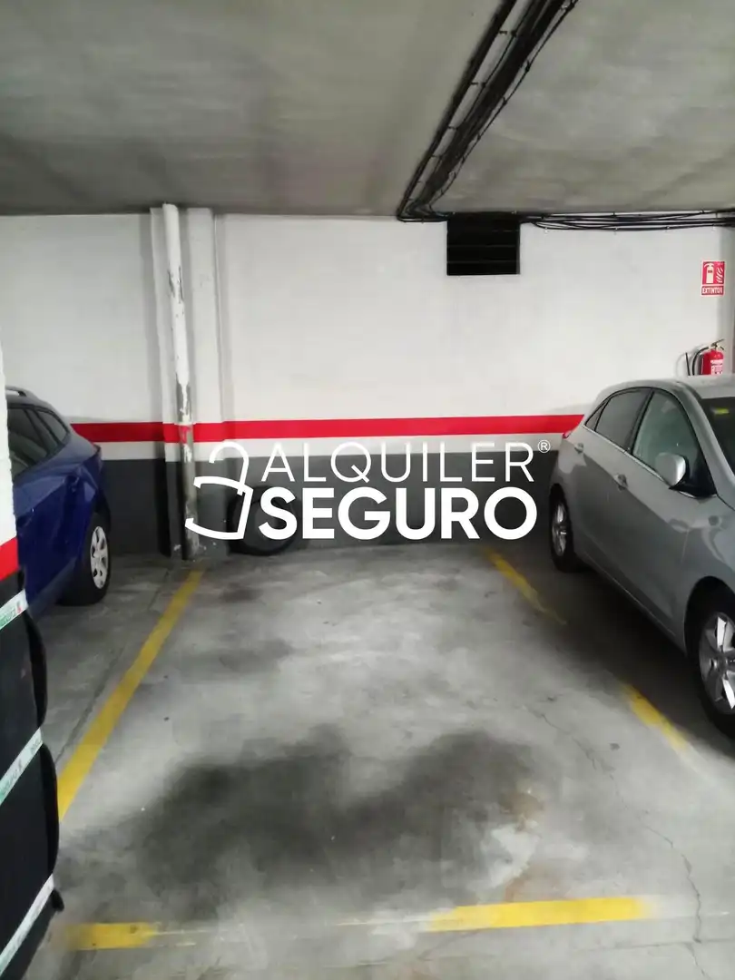 Parking de Piso de alquiler en Valladolid con Calefacción y Trastero